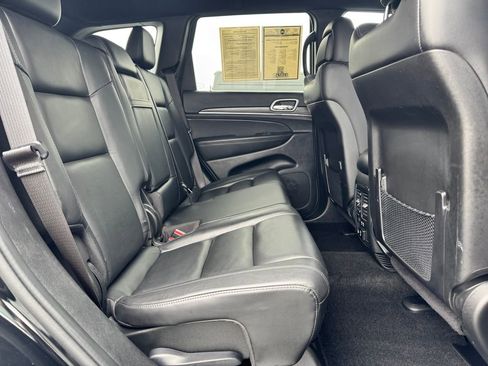 Used 2022 Jeep Grand Cherokee Limited image 14