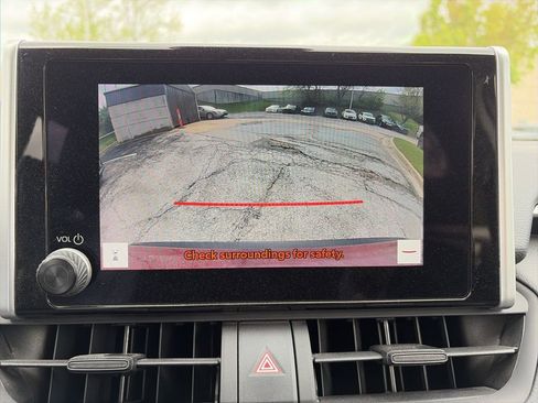 Used 2025 Toyota RAV4 LE image 13