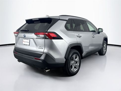 Used 2022 Toyota RAV4 XLE image 6
