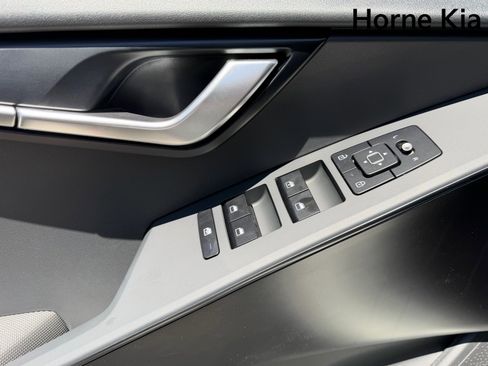 New 2026 Kia Niro LX FWD image 18
