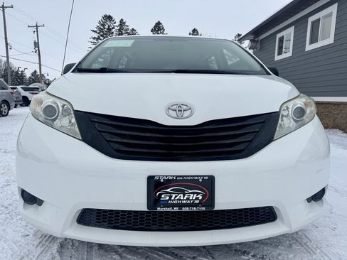 Used 2013 Toyota Sienna L image 3