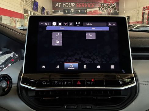 Used 2025 Jeep Compass Limited AWD/4WD image 31
