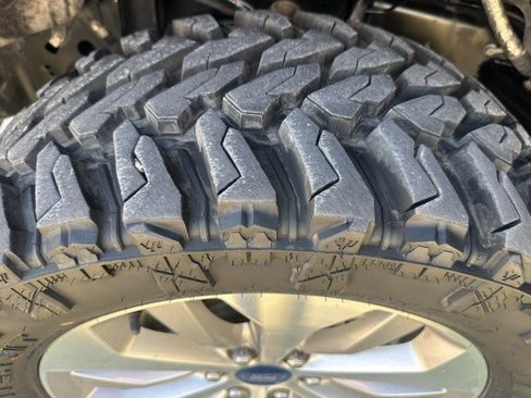 Used 2017 Ford F150 XL w/ Equipment Group 101A Mid AWD/4WD image 18