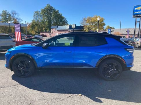 New 2026 Chevrolet Equinox EV RS w/ Convenience Package II FWD image 21