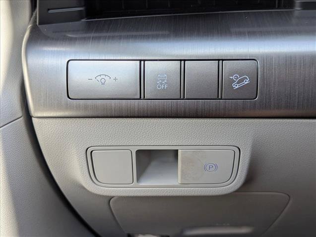 Used 2025 Hyundai Kona SEL FWD image 12