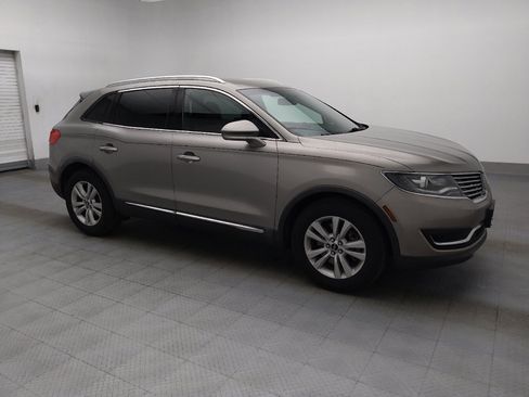 Used 2016 Lincoln MKX Premiere w/ Cargo Accessories Package FWD image 11
