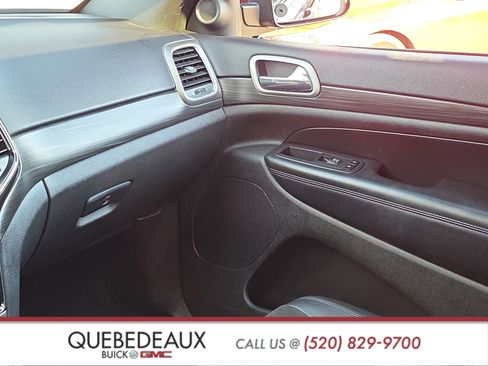 Used 2020 Jeep Grand Cherokee Altitude AWD/4WD image 23