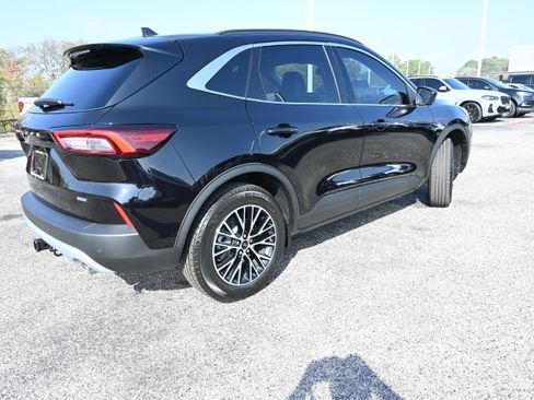 New 2026 Ford Escape SE w/ PHEV Premium Package image 2