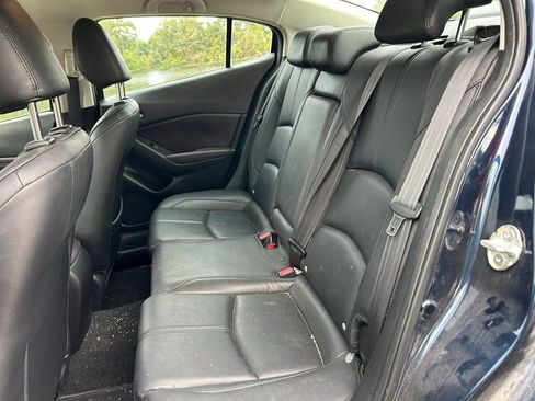 Used 2018 MAZDA MAZDA3 Touring image 13