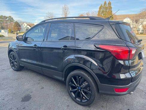 Used 2019 Ford Escape SE image 5