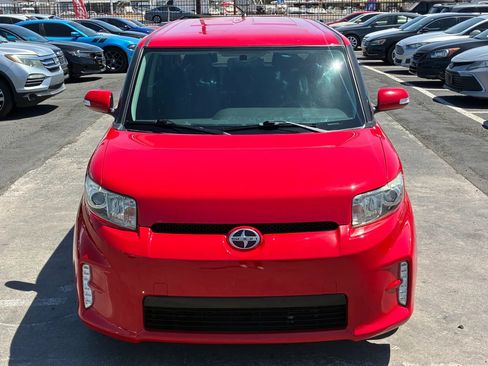 Used 2013 Scion xB FWD image 13
