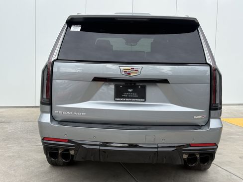 Used 2025 Cadillac Escalade V AWD/4WD image 8