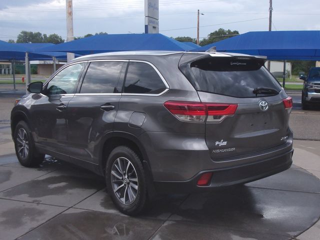 Used 2019 Toyota Highlander XLE AWD/4WD image 15
