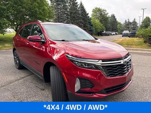 Used 2023 Chevrolet Equinox RS w/ RS Leather Package AWD/4WD image 2