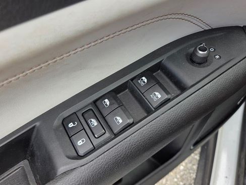 Used 2023 Jeep Compass Limited AWD/4WD image 29