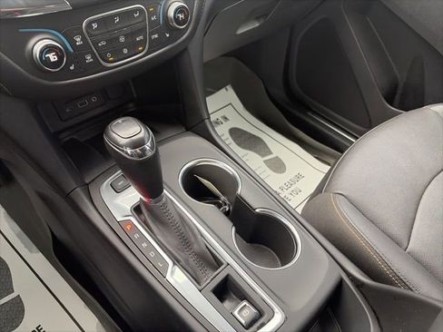 Used 2019 Chevrolet Equinox Premier AWD/4WD image 17