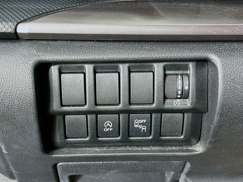 Used 2019 Subaru Forester Premium AWD/4WD image 17