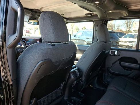 Certified 2025 Jeep Wrangler Unlimited Rubicon image 21