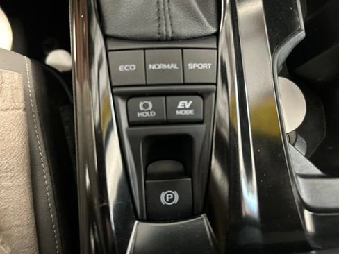 Used 2025 Toyota Camry SE w/ Convenience Package AWD/4WD image 26