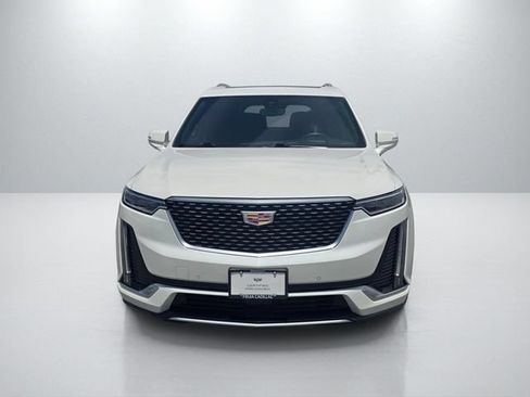 Used 2024 Cadillac XT6 Premium Luxury w/ Technology Package FWD image 3