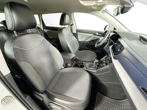 Used 2023 Volkswagen Taos SE image 26