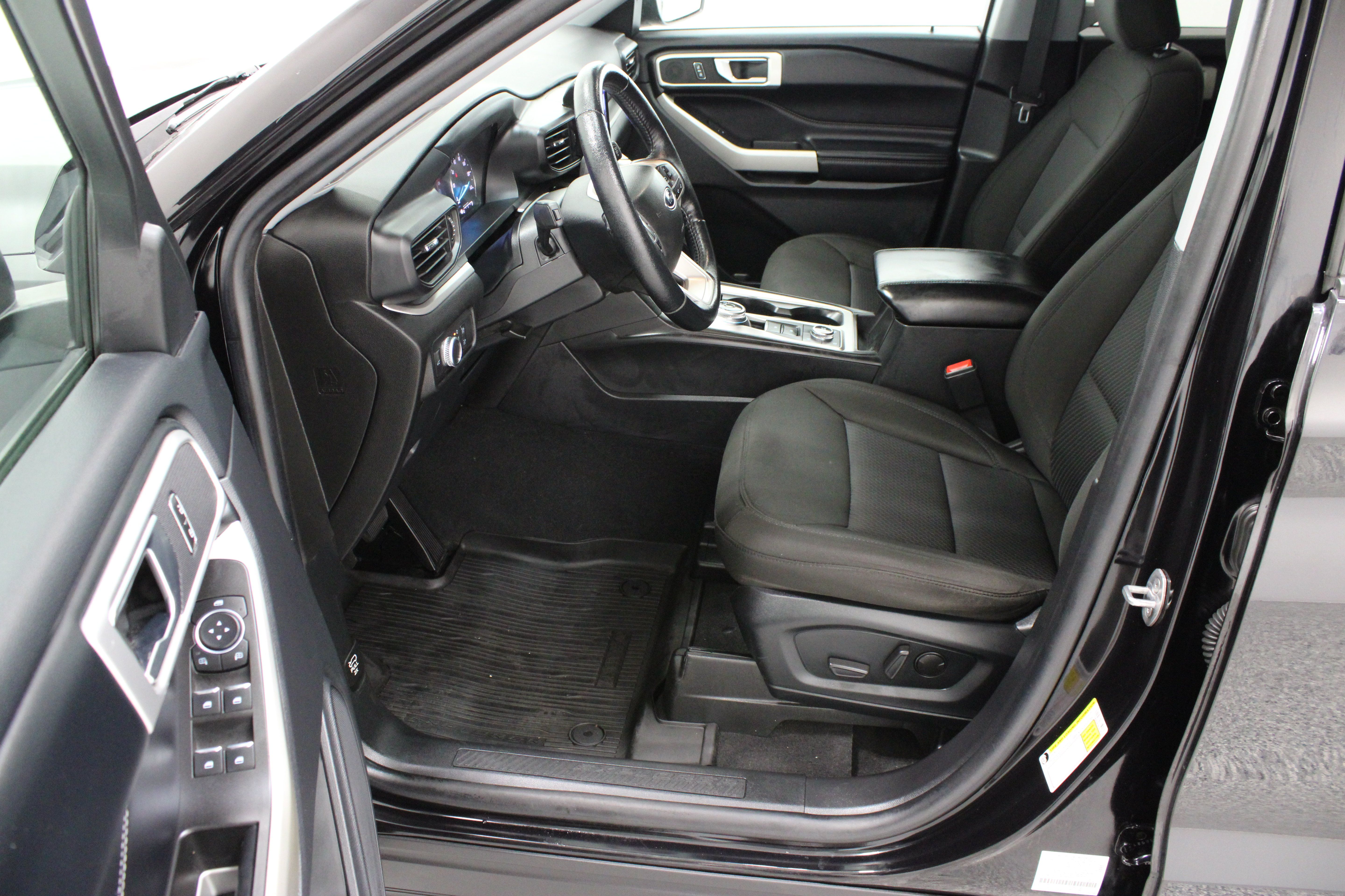 Used 2022 Ford Explorer XLT AWD/4WD image 14