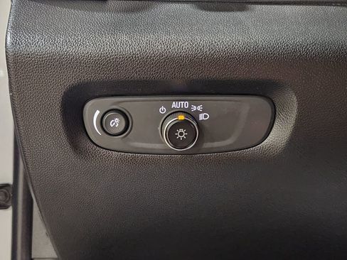 Used 2018 Chevrolet Traverse LS FWD image 42