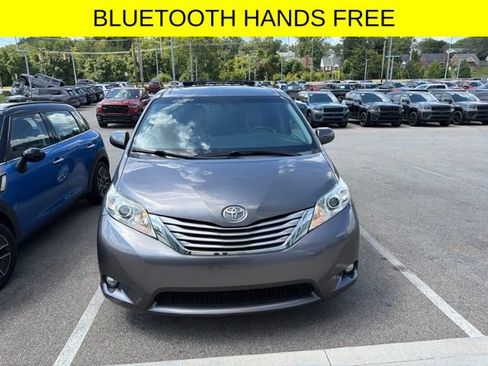 Used 2017 Toyota Sienna XLE Premium AWD/4WD image 2