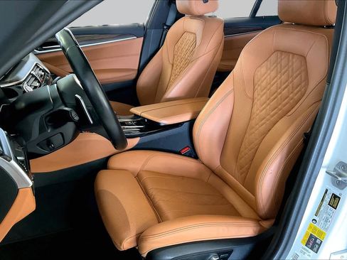 Used 2023 BMW 530e w/ M Sport Package RWD image 7