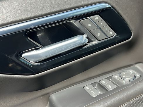 New 2025 Chevrolet Suburban High Country image 20