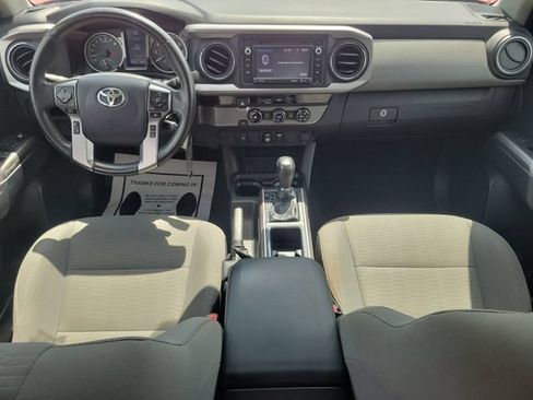 Used 2018 Toyota Tacoma SR5 RWD image 12