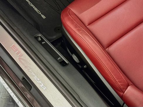 Certified 2024 Porsche 911 Carrera RWD image 27