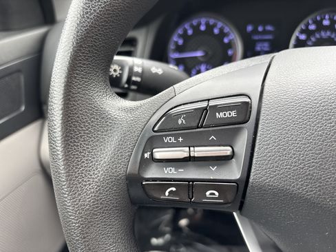 Used 2020 Hyundai Elantra SEL FWD image 22