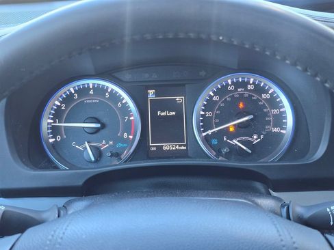 Used 2019 Toyota Highlander XLE AWD/4WD image 22