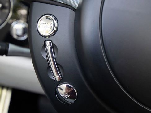 Used 2016 Rolls-Royce Phantom Drophead Coupe image 41