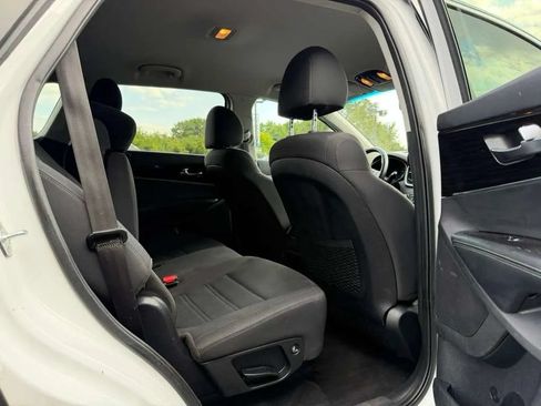 Used 2020 Kia Sorento LX w/ LX I4 Convenience Package AWD/4WD image 15