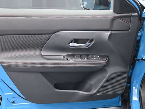 New 2026 Nissan Kicks SR FWD image 15