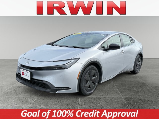 Used 2025 Toyota Prius LE FWD image 1