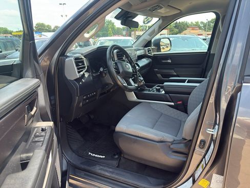 Used 2022 Toyota Tundra SR5 AWD/4WD image 9