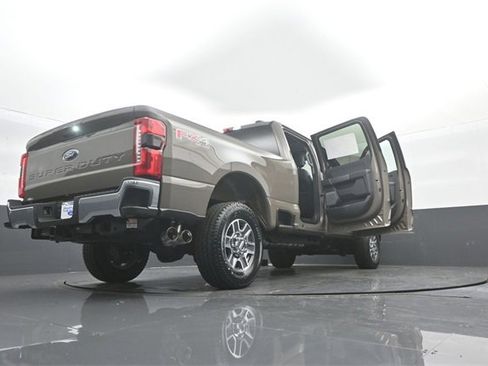 New 2026 Ford F250 Lariat w/ FX4 Off-Road Package image 38
