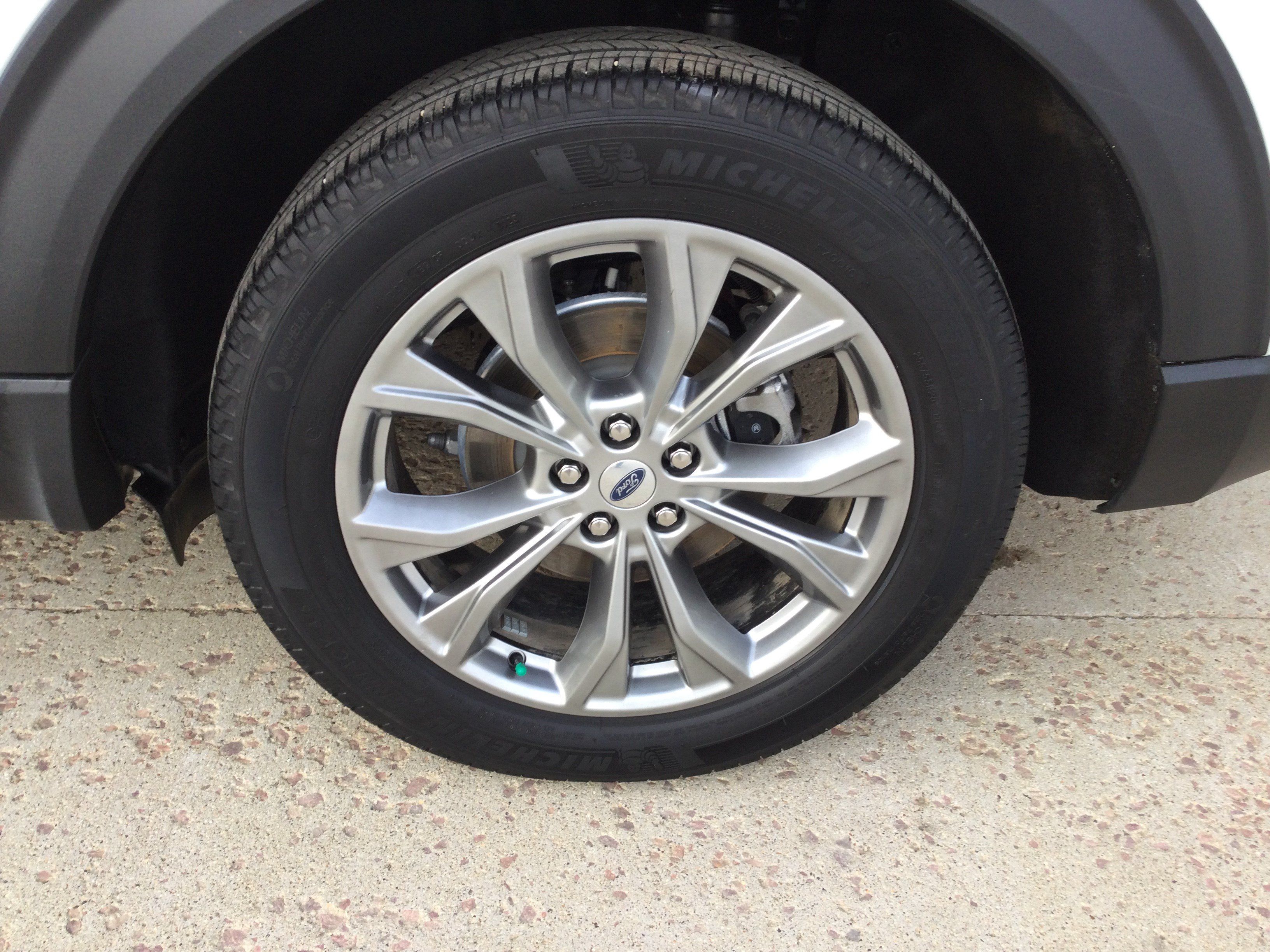 Used 2023 Ford Explorer XLT w/ Equipment Group 202A AWD/4WD image 5
