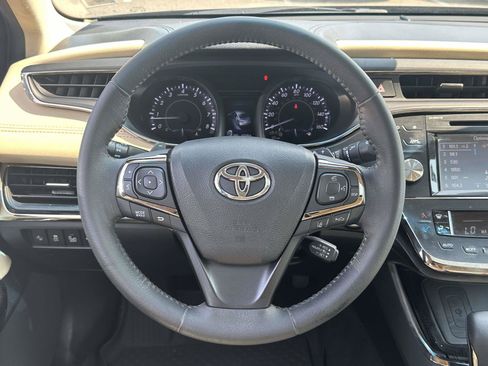 Used 2017 Toyota Avalon XLE Premium w/ All Weather Liner Package FWD image 12
