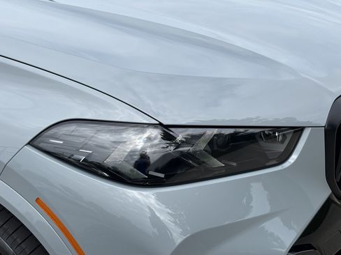 Used 2026 BMW X5 sDrive40i w/ Executive Package image 11