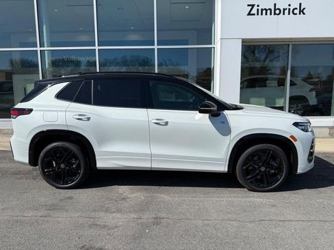 New 2026 Volkswagen Tiguan SE R-Line AWD/4WD image 2