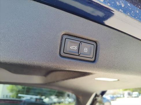 Certified 2025 Audi Q5 Premium w/ Convenience Package AWD/4WD image 10
