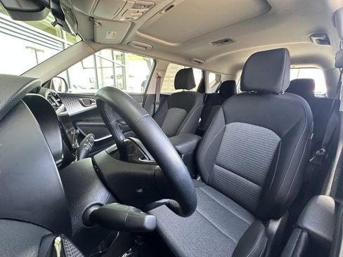 Used 2023 Kia Soul EX image 30