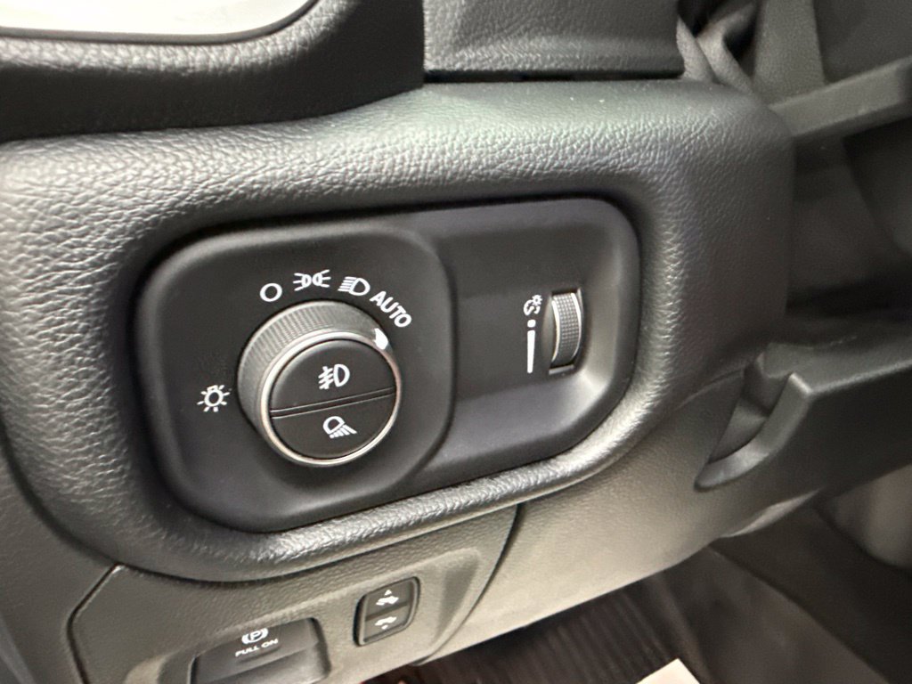 Used 2020 RAM 1500 Big Horn AWD/4WD image 22