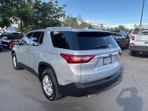 Used 2018 Chevrolet Traverse LT w/ LPO, Black Accent Package AWD/4WD image 6