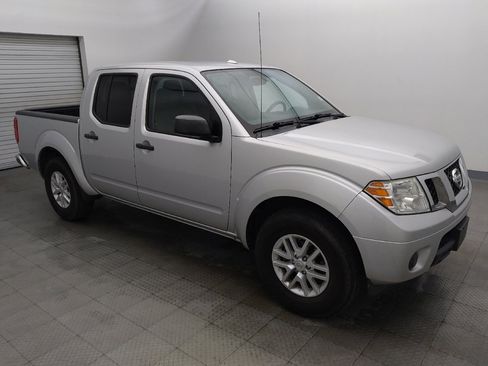 Used 2018 Nissan Frontier SV RWD image 11