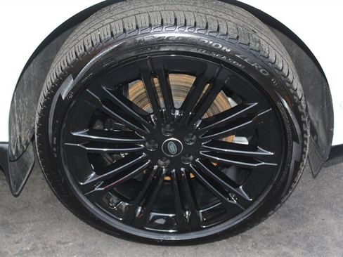 Used 2024 Land Rover Range Rover SE AWD/4WD image 32